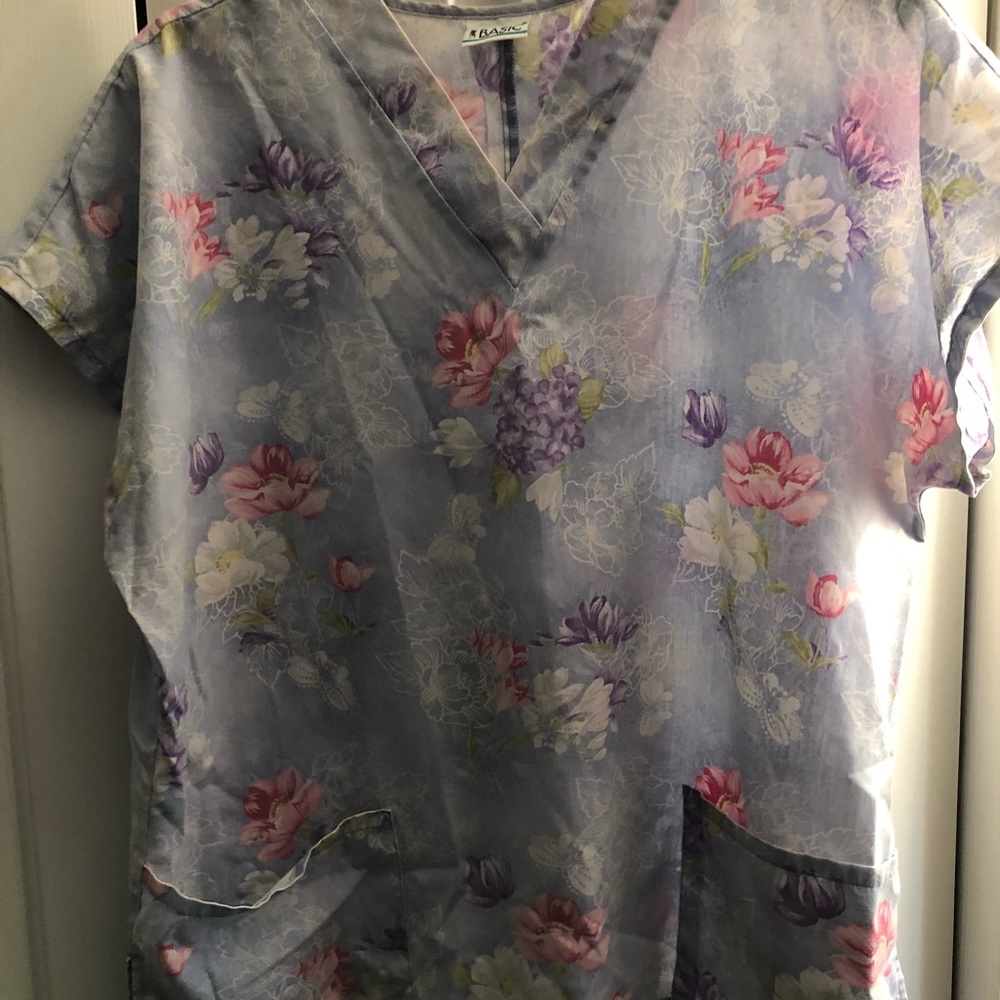 Uniform top